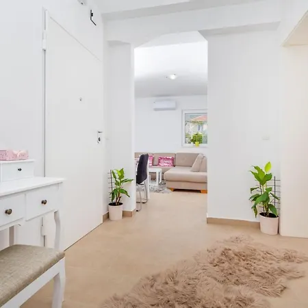 Apartman Miho * Млини