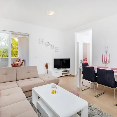 Apartman Miho Апартаменты